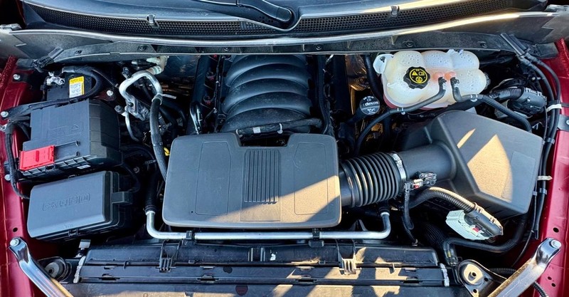 Cadillac Escalade Vehicle Full-screen Gallery Image 11