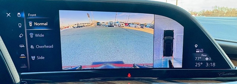 Cadillac Escalade Vehicle Full-screen Gallery Image 36