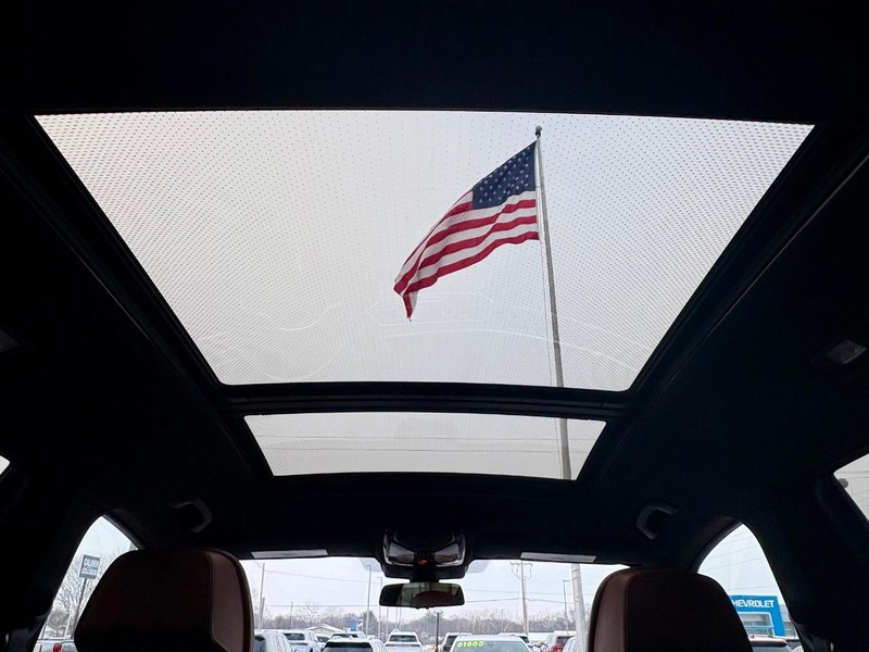 BMW X7 Vehicle Full-screen Gallery Image 31