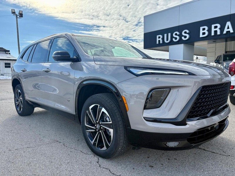 Buick Enclave Vehicle Full-screen Gallery Image 03