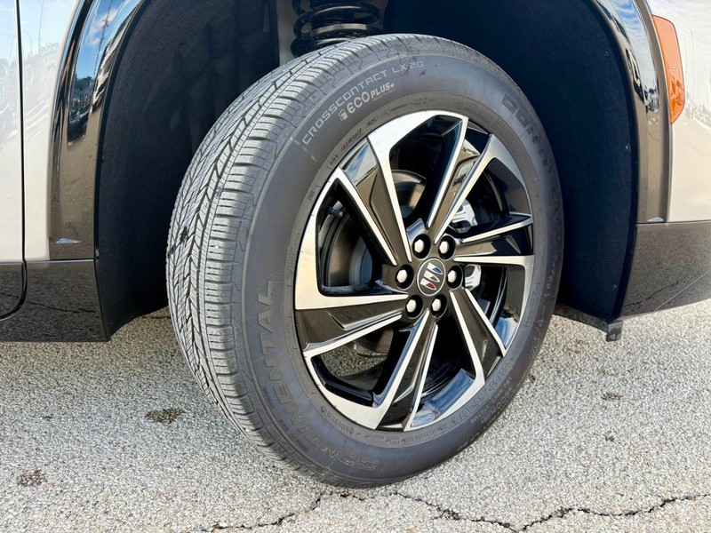 Buick Enclave Vehicle Full-screen Gallery Image 11