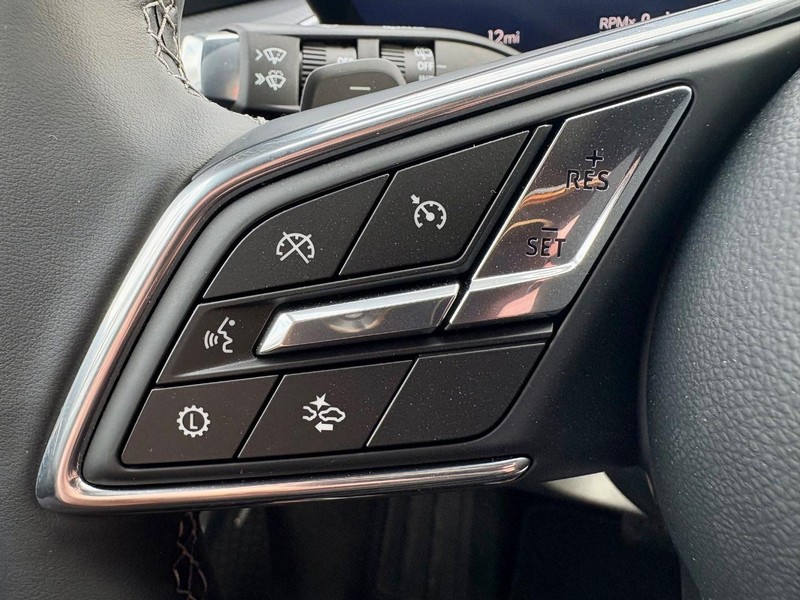 Buick Enclave Vehicle Full-screen Gallery Image 23