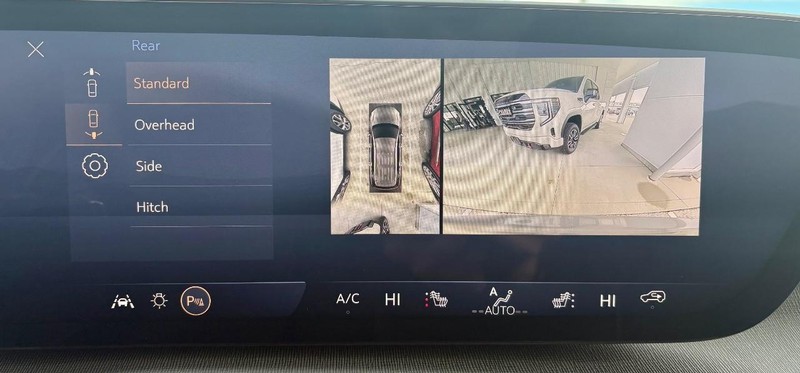 Buick Enclave Vehicle Full-screen Gallery Image 29