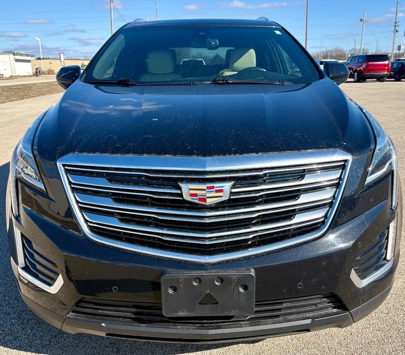 Cadillac XT5 Vehicle Full-screen Gallery Image 08