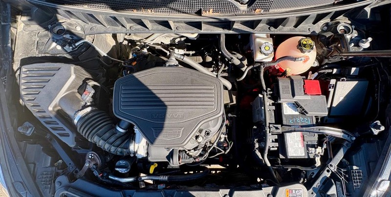 Cadillac XT5 Vehicle Full-screen Gallery Image 10