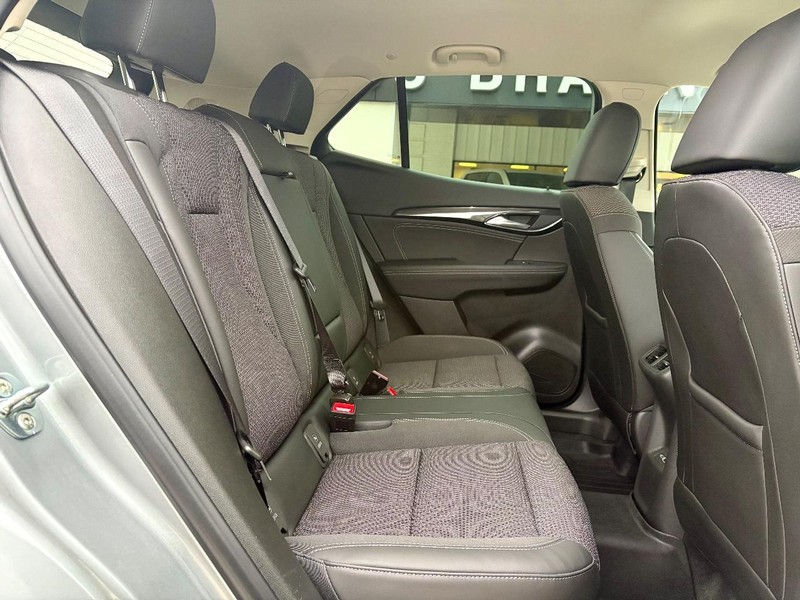 Buick Envision Vehicle Full-screen Gallery Image 11