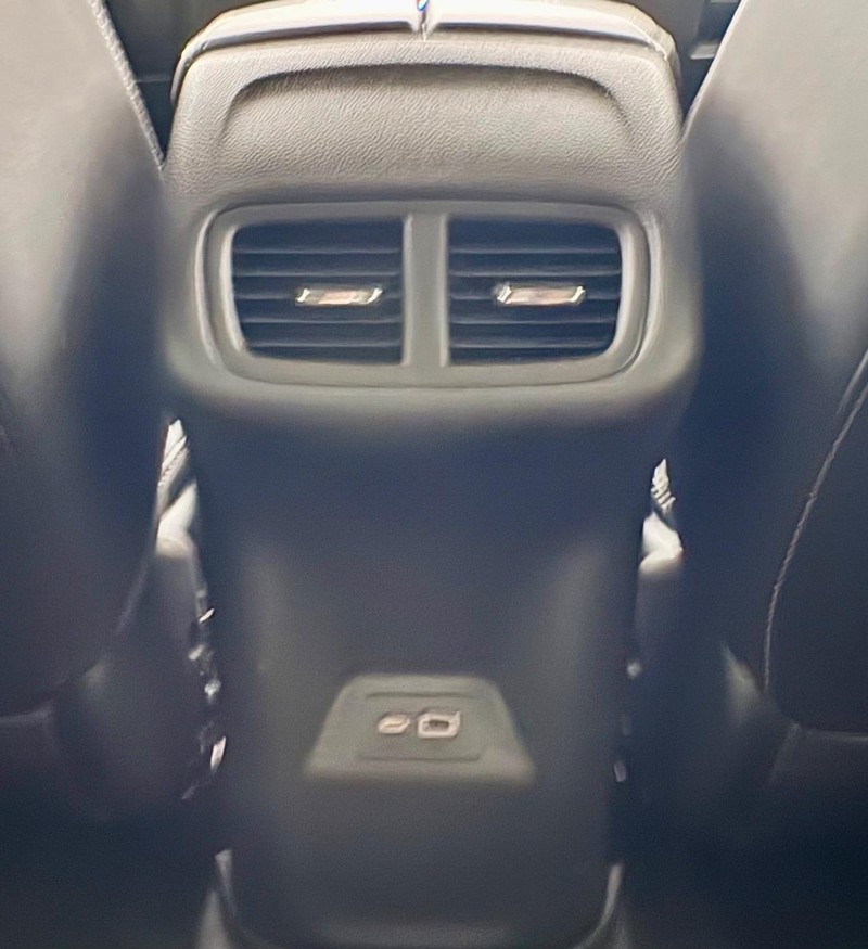 Buick Envision Vehicle Full-screen Gallery Image 12