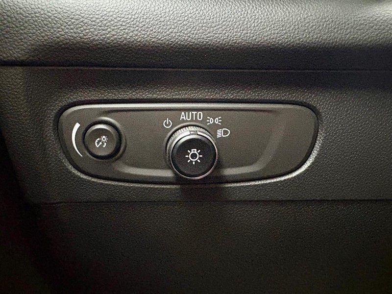 Buick Envision Vehicle Full-screen Gallery Image 18