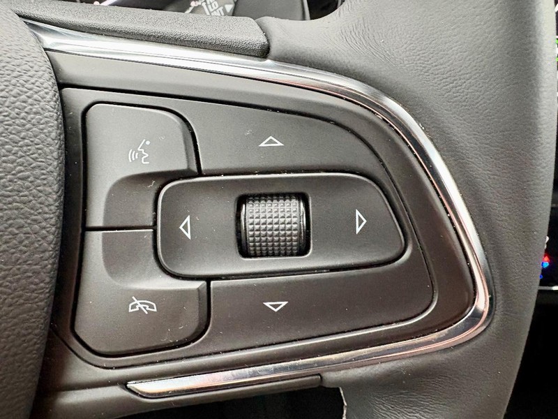 Buick Envision Vehicle Full-screen Gallery Image 21