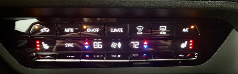 Buick Envision Vehicle Full-screen Gallery Image 26