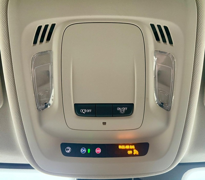 Buick Envision Vehicle Full-screen Gallery Image 30