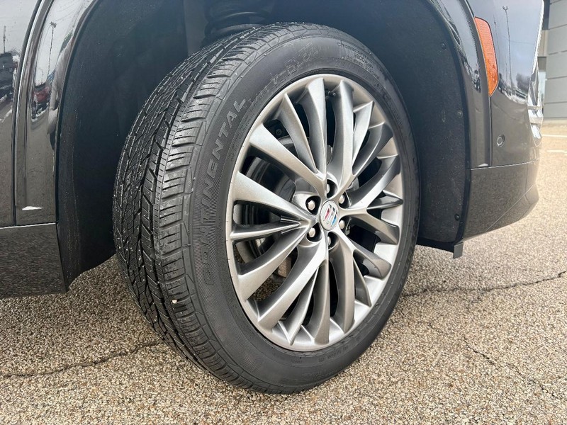 Buick Enclave Vehicle Full-screen Gallery Image 11