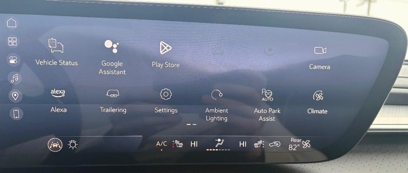 Buick Enclave Vehicle Full-screen Gallery Image 25