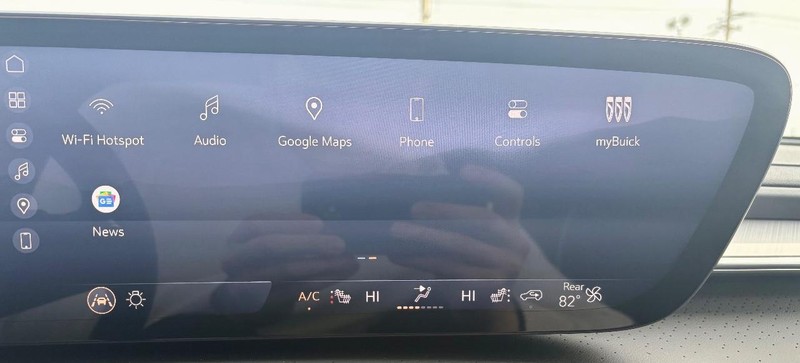 Buick Enclave Vehicle Full-screen Gallery Image 26