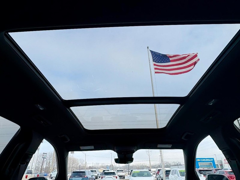 Buick Enclave Vehicle Full-screen Gallery Image 33