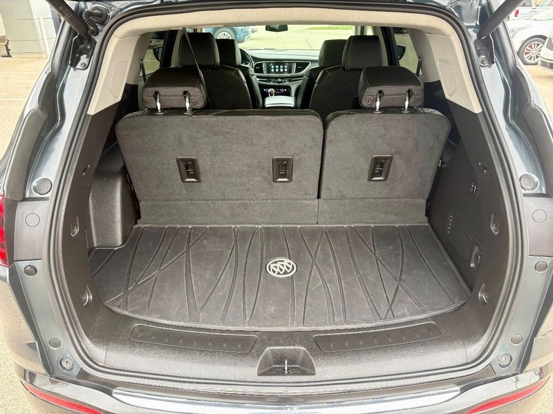 Buick Enclave Vehicle Full-screen Gallery Image 06