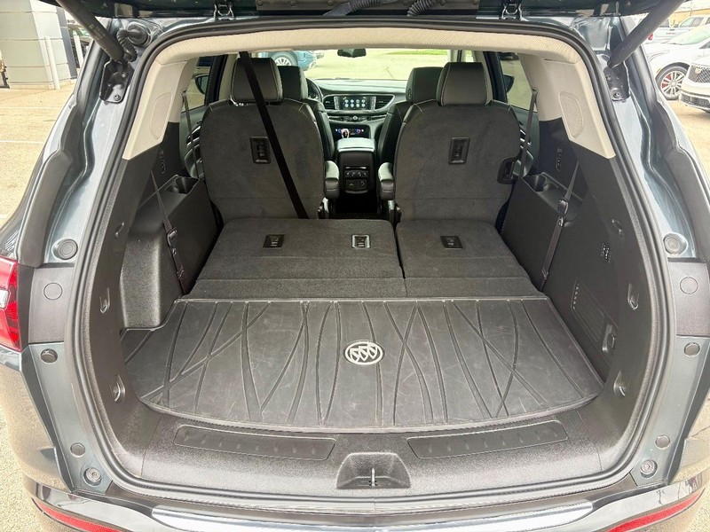 Buick Enclave Vehicle Full-screen Gallery Image 07
