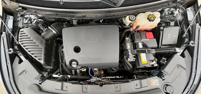 Buick Enclave Vehicle Full-screen Gallery Image 12