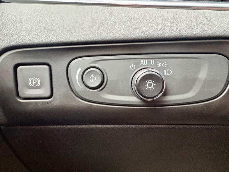 Buick Enclave Vehicle Full-screen Gallery Image 21