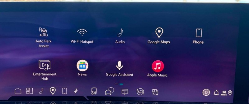 Cadillac Escalade IQ Vehicle Full-screen Gallery Image 26