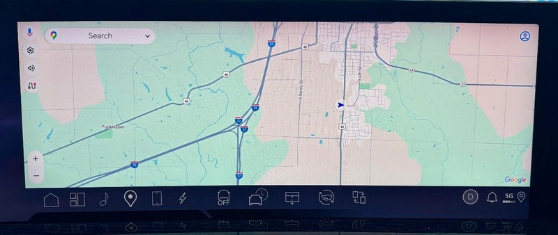 Cadillac Escalade IQ Vehicle Full-screen Gallery Image 28