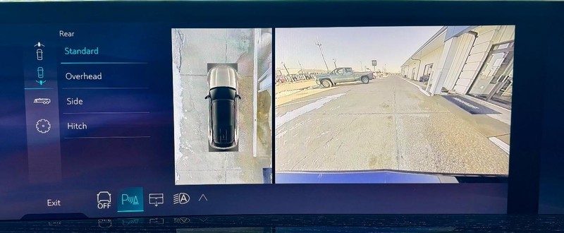 Cadillac Escalade IQ Vehicle Full-screen Gallery Image 29