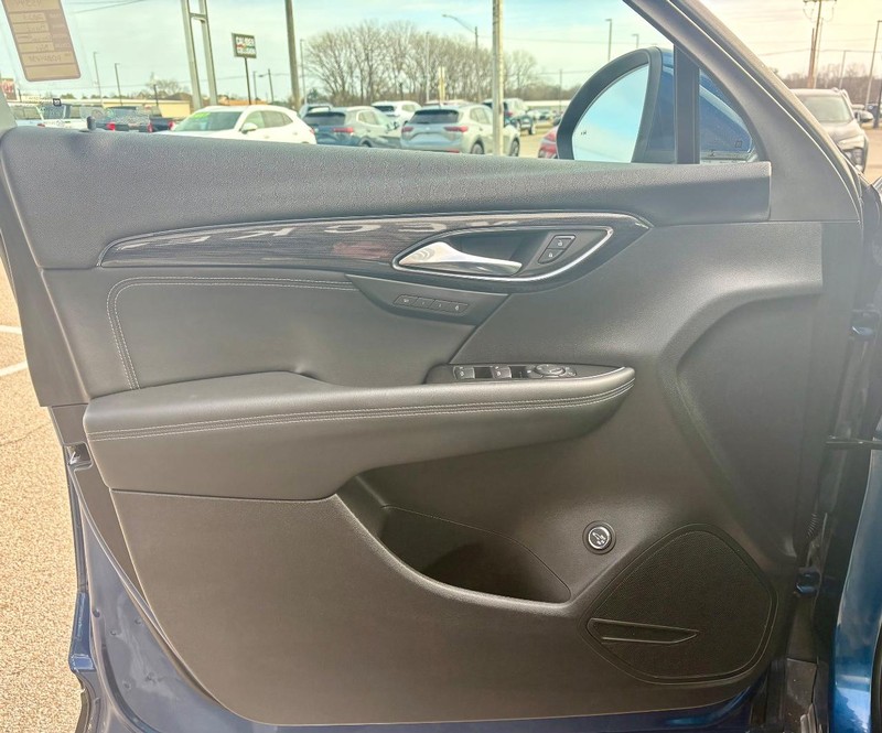 Buick Envision Vehicle Full-screen Gallery Image 16