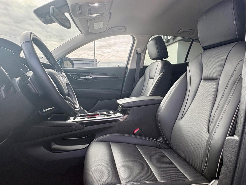 Buick Envision Vehicle Full-screen Gallery Image 29