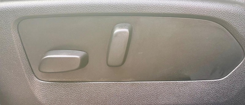 Buick Envision Vehicle Full-screen Gallery Image 30