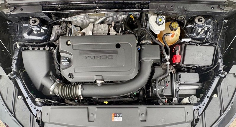 Buick Envision Vehicle Full-screen Gallery Image 09