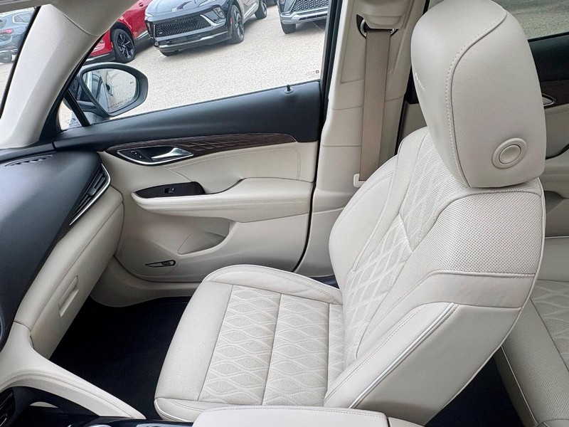 Buick Envision Vehicle Full-screen Gallery Image 15