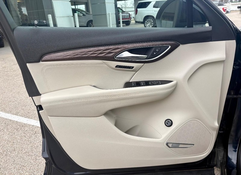 Buick Envision Vehicle Full-screen Gallery Image 16