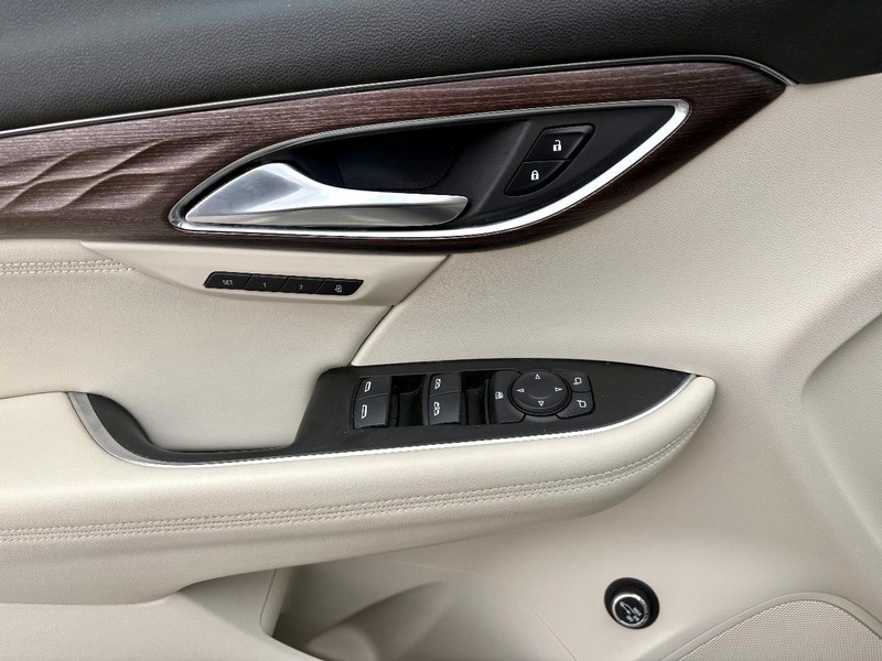 Buick Envision Vehicle Full-screen Gallery Image 17