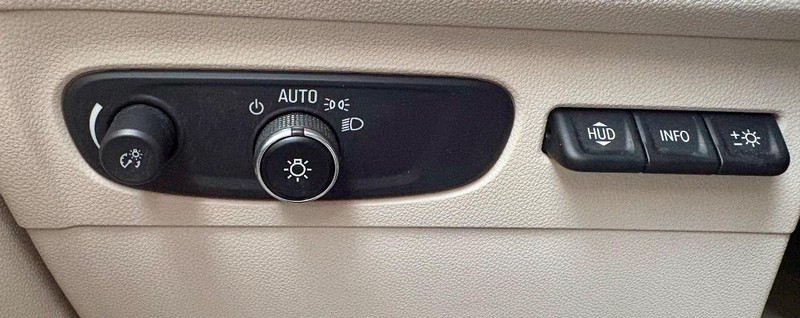 Buick Envision Vehicle Full-screen Gallery Image 19