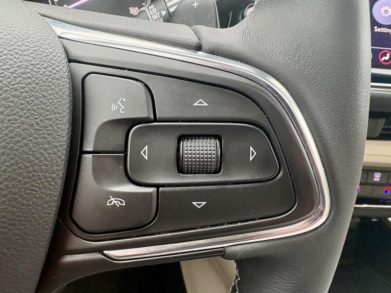 Buick Envision Vehicle Full-screen Gallery Image 22