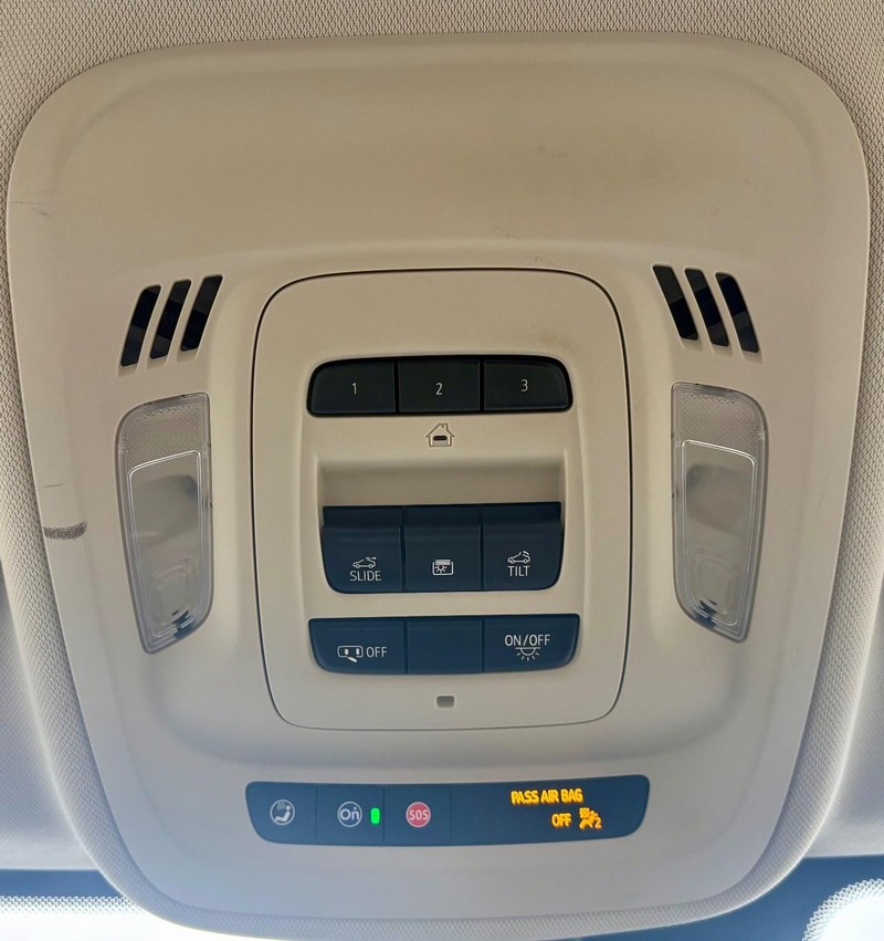 Buick Envision Vehicle Full-screen Gallery Image 31