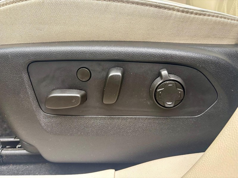 Buick Envision Vehicle Full-screen Gallery Image 33