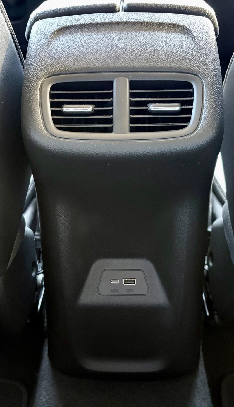 Buick Envision Vehicle Full-screen Gallery Image 12