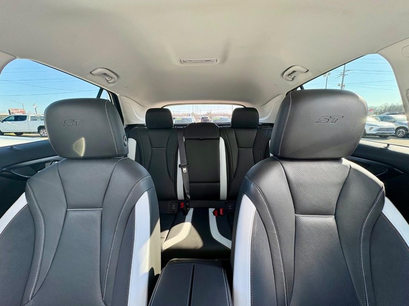 Buick Envision Vehicle Full-screen Gallery Image 29