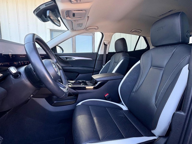 Buick Envision Vehicle Full-screen Gallery Image 31