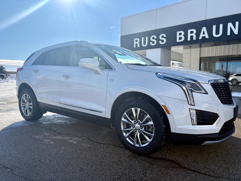 Cadillac XT5 Vehicle Full-screen Gallery Image 02