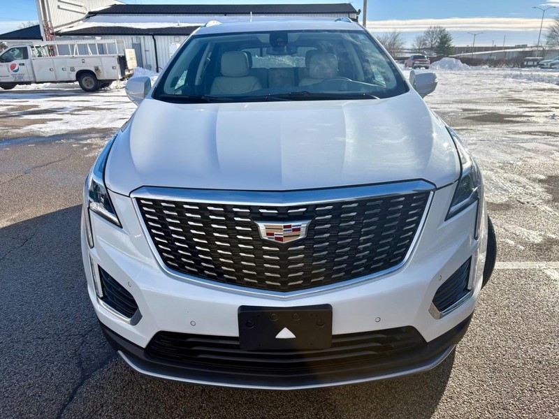 Cadillac XT5 Vehicle Full-screen Gallery Image 08