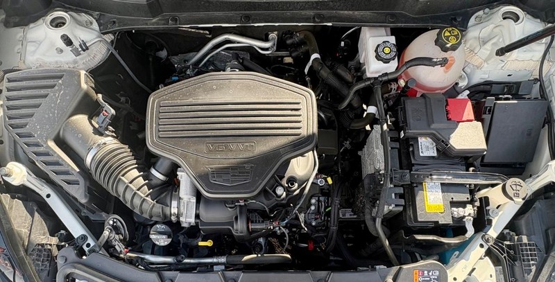 Cadillac XT5 Vehicle Full-screen Gallery Image 09