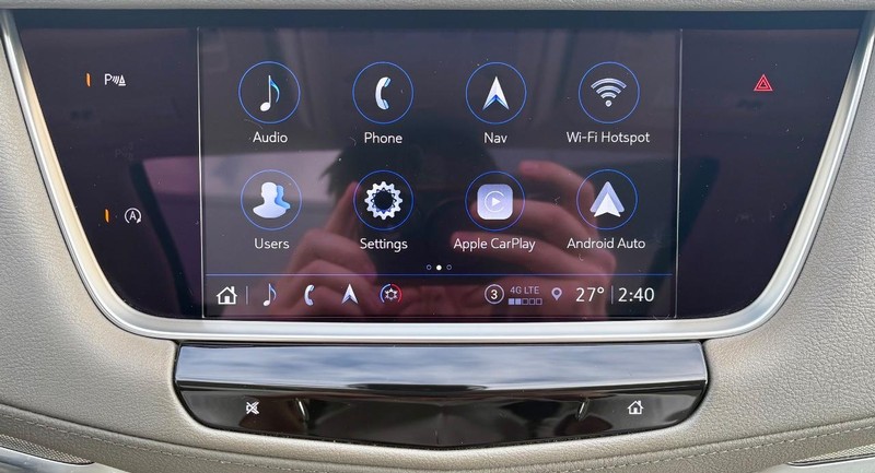 Cadillac XT5 Vehicle Full-screen Gallery Image 24