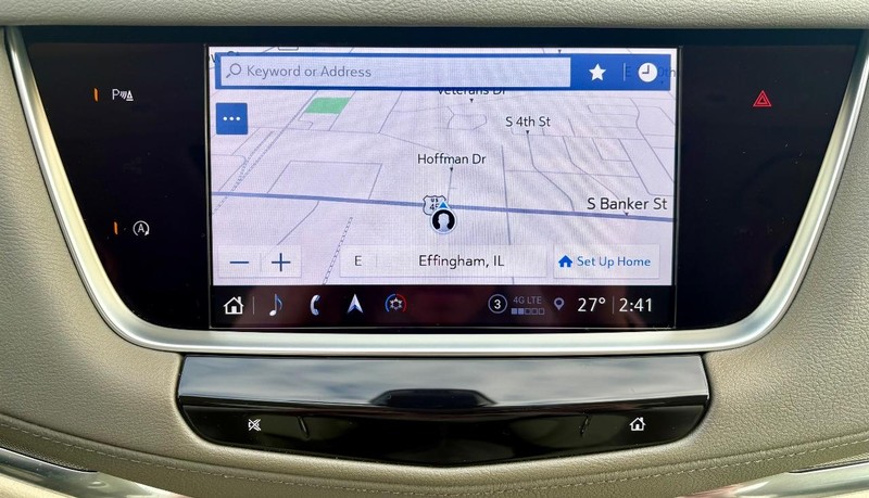 Cadillac XT5 Vehicle Full-screen Gallery Image 26