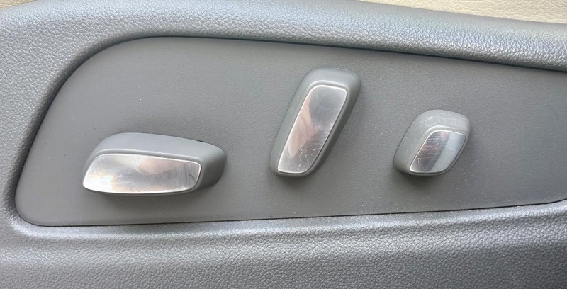 Cadillac XT5 Vehicle Full-screen Gallery Image 33