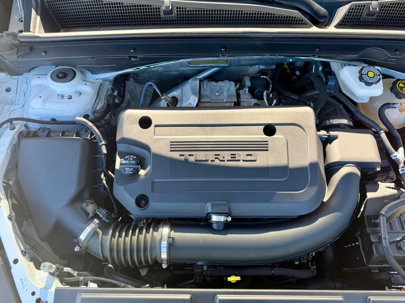 Buick Envision Vehicle Full-screen Gallery Image 09