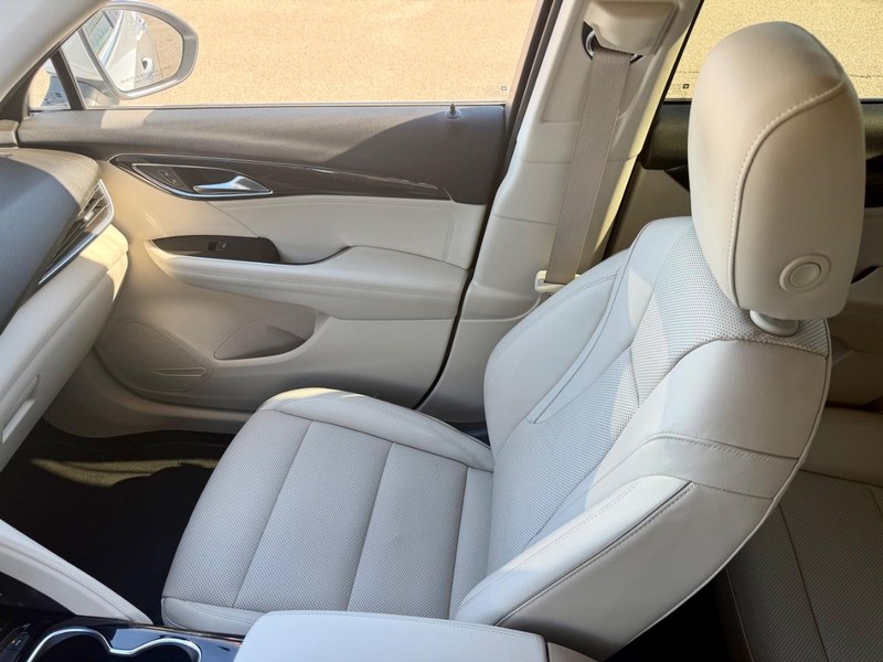 Buick Envision Vehicle Full-screen Gallery Image 14