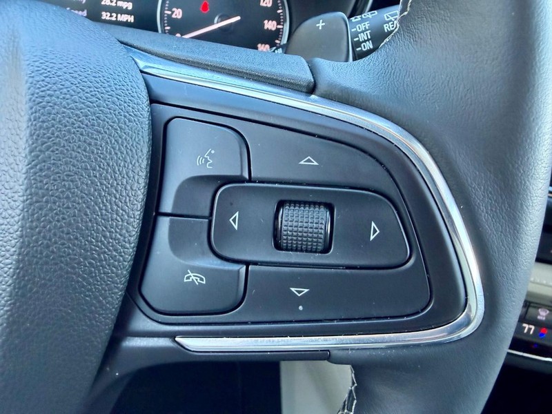 Buick Envision Vehicle Full-screen Gallery Image 17