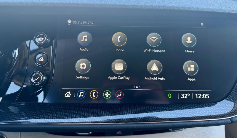 Buick Envision Vehicle Full-screen Gallery Image 18